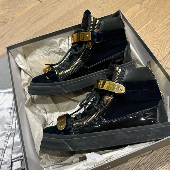 (SOLD)Giuseppe Zanotti design shoes size 38 - Picture 4 of 9